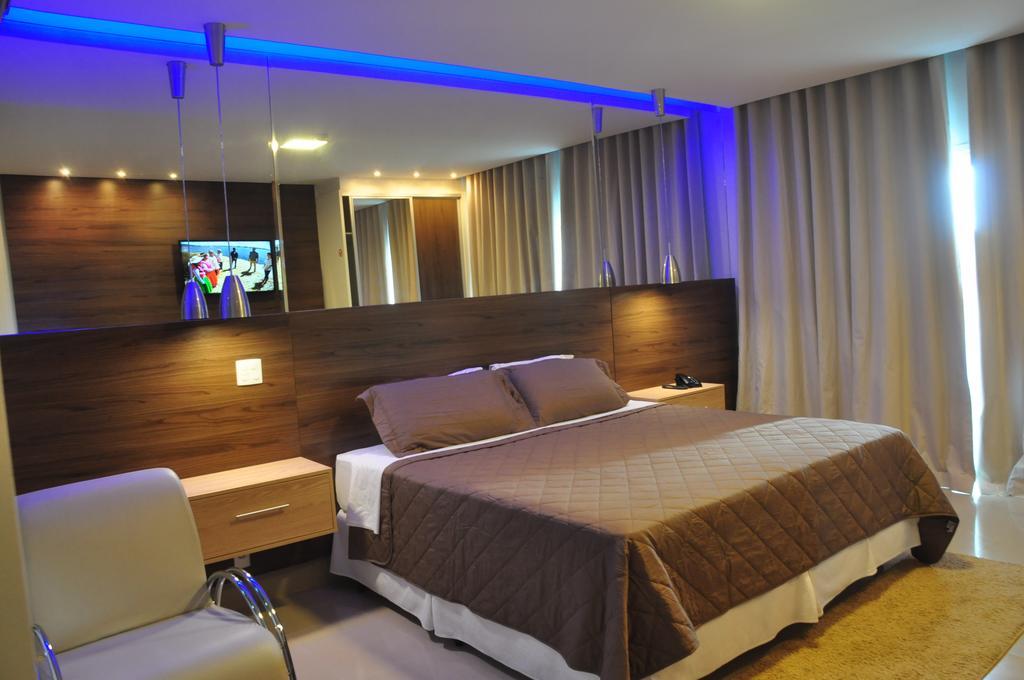Kamur Plaza Hotel Goianesia Exteriör bild
