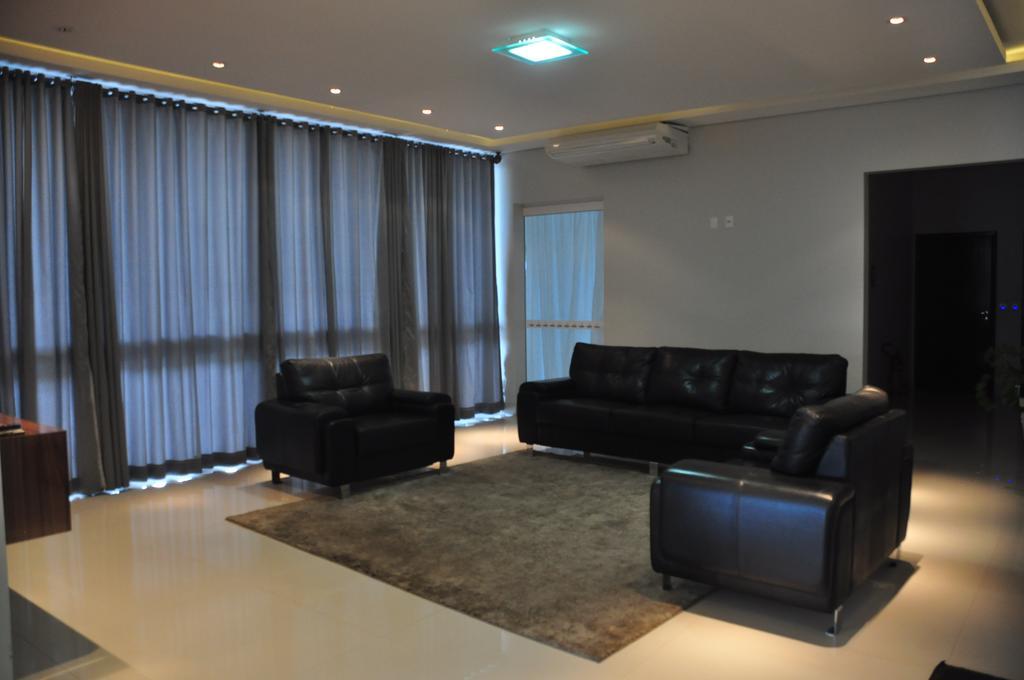 Kamur Plaza Hotel Goianesia Exteriör bild